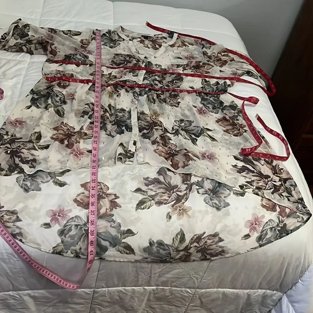 Torrid Sz 4 Tunic Top V Neck 3/4 Roll Up Sleeve High Low Floral Sheer Cover Up - Picture 9 of 10